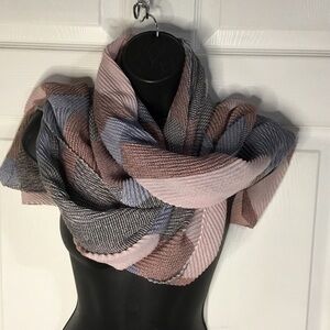 Lulla Geometric Patterned Scarf in pale Pink, Blue, and Gray.
